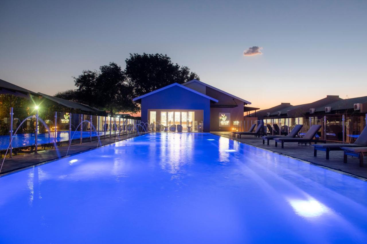 Palm Park Hotel Lephalale Экстерьер фото