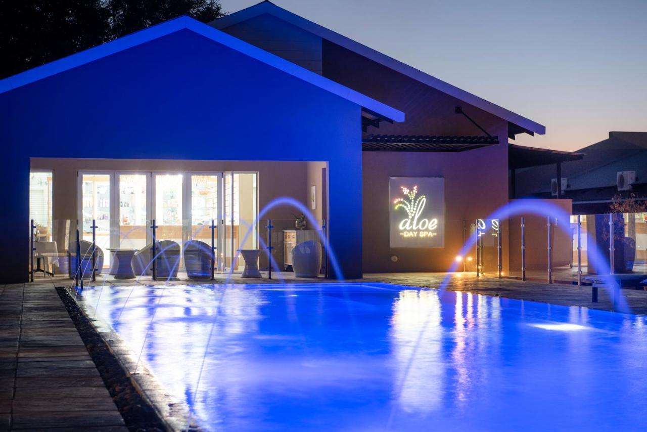 Palm Park Hotel Lephalale Экстерьер фото